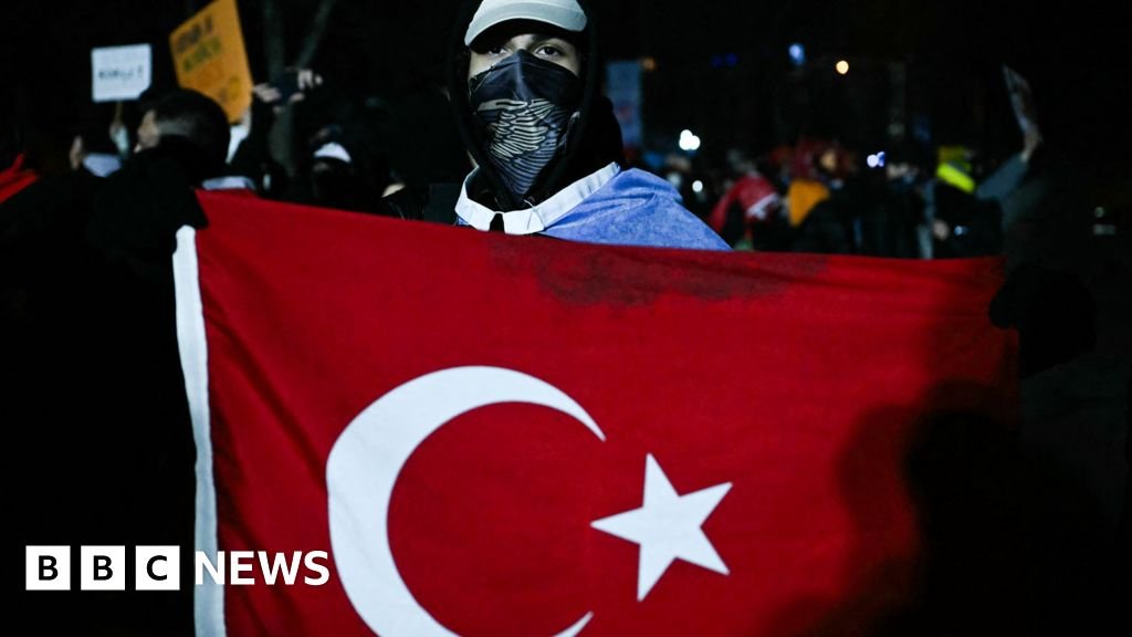 Sixth night of demonstrations